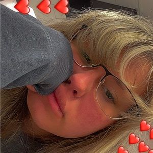 Meet your Posher, Ava